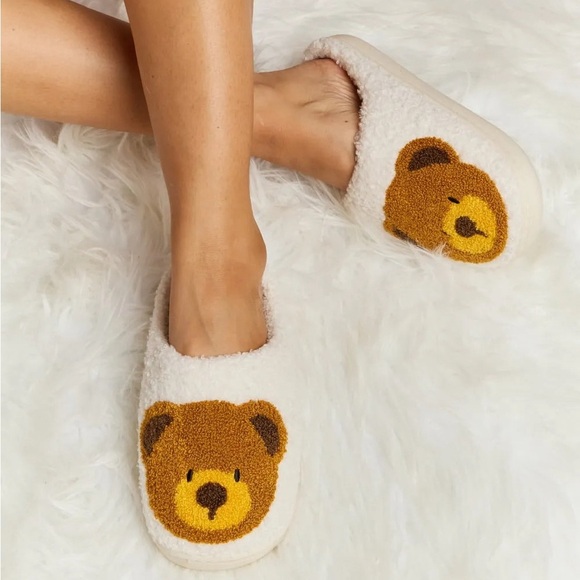 Cozy Teddy Bear Print Plush Slide Slippers - Picture 14 of 14